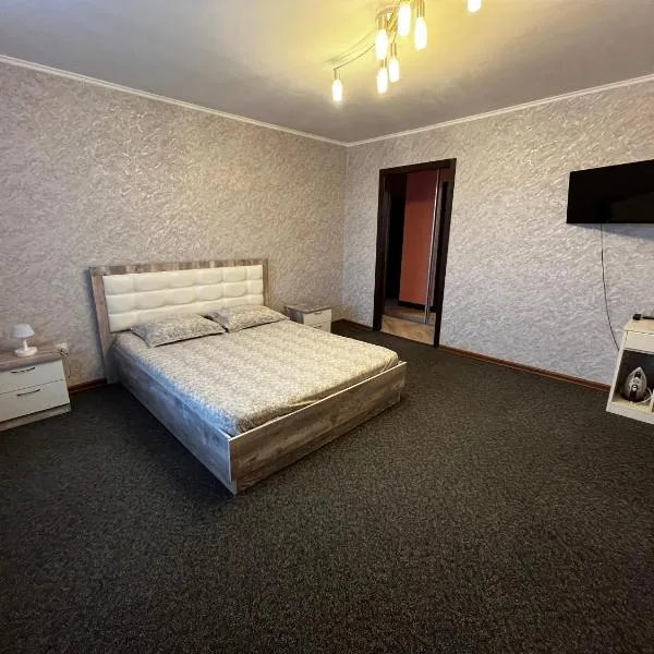 Бухар Жырау 76, hotel in Karagandy