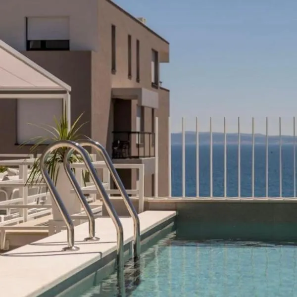 The Pleasurist- with PRIVATE heated POOL and TERRACE, hotel in Split