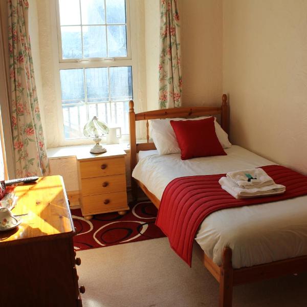 Middlegate Hotel