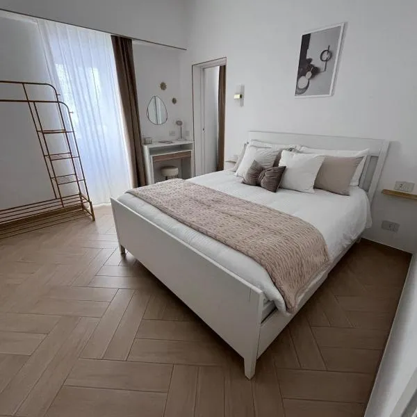 Holiday Gold, hotel in Naples