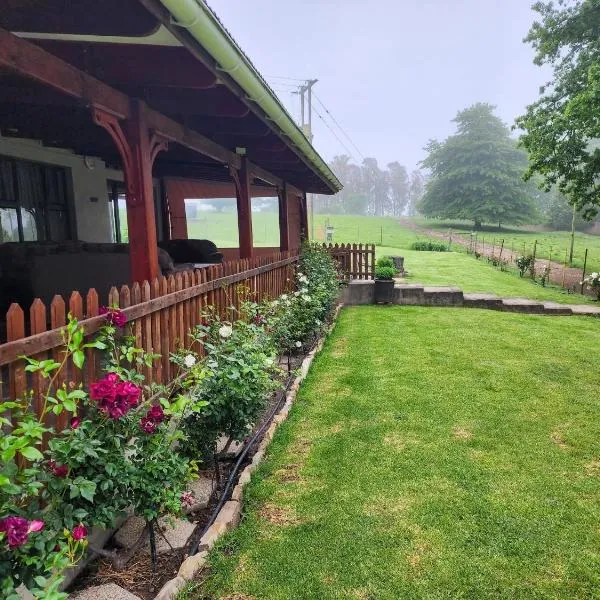 Hogsback Misty Oaks Cottage, hotel a Hogsback