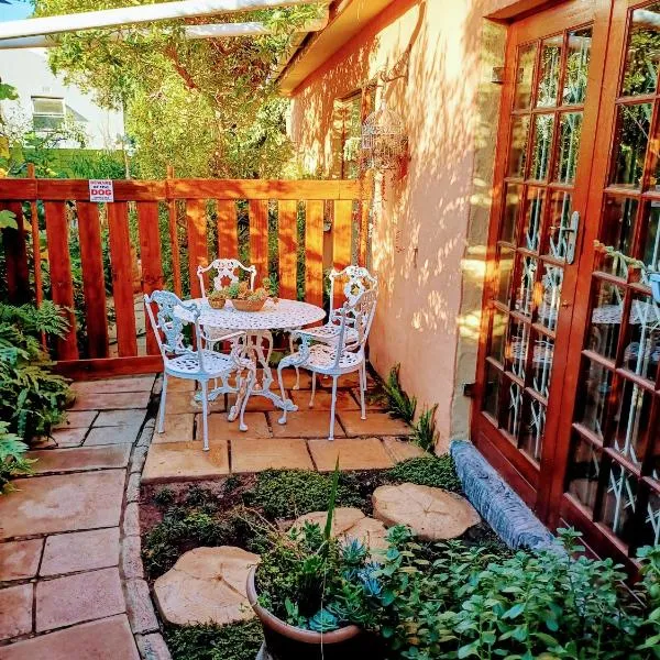 A Jungle House, hotel in Somerset West