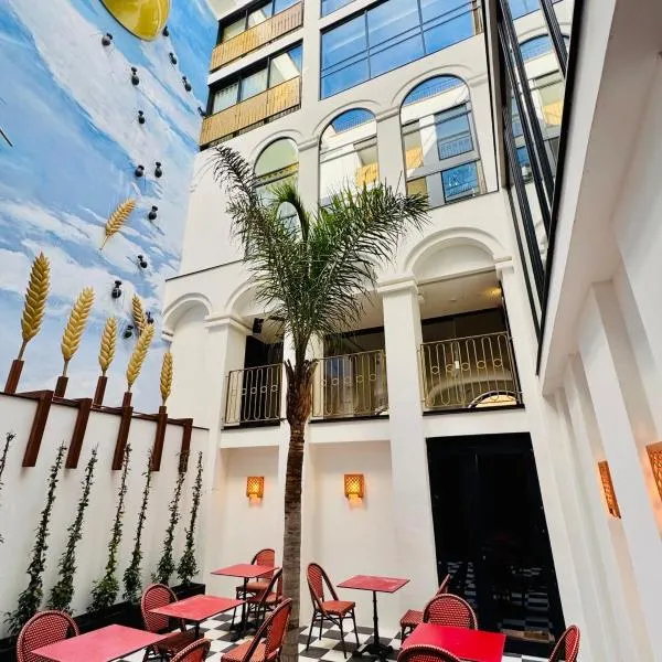 Hotel Divino & Aparthotel, hótel í Figueres