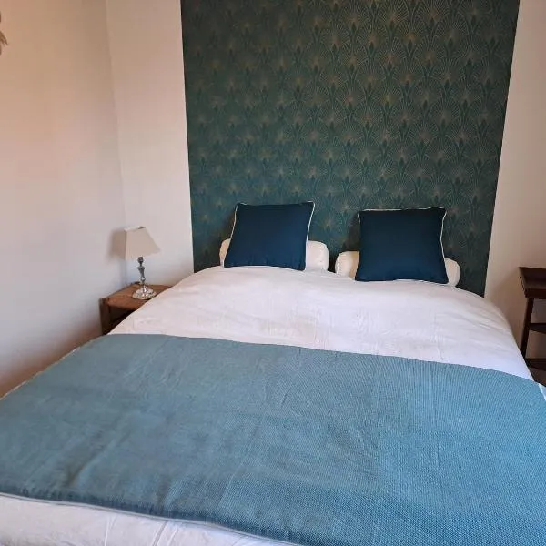 La Louvière plein cœur Villié-Morgon Beaujolais dégustation possible, hotel in Villié-Morgon