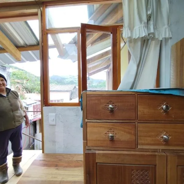 Casa Pájaro Azul - Isinliví, hotel en Hacienda La Provincia