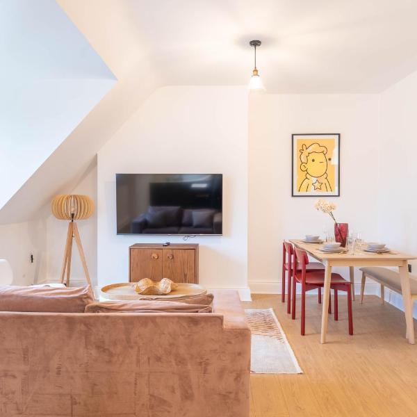 Eleven Lodge by Artsy, London