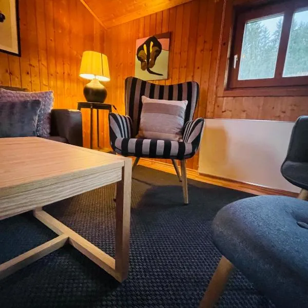 Ferienhäuser in Postmünster am See, mit eigenem Garten, mit Vierbeiner!, hotel in Postmünster