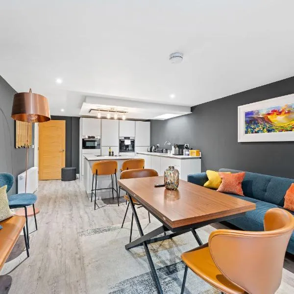 RÌGH Properties - Luxury West End Artisan Apartment，位于爱丁堡的酒店
