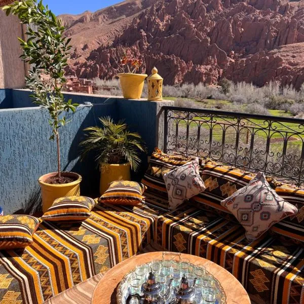 Hiking Nomads Guesthouse, hotel in Tamellalt