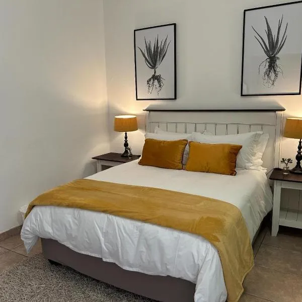 Ekuphumuleni Village, hotel in Johannesburg