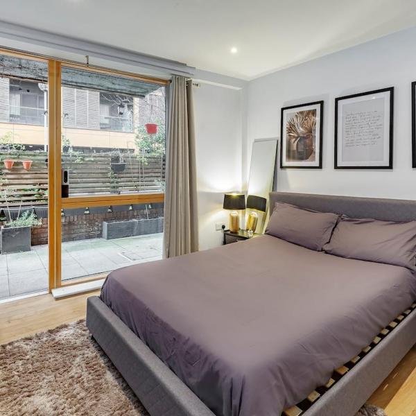 Cozy 2 Bedrooms, Devons Rd DLR, London