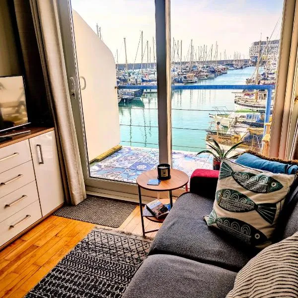 The Boat View - Sea View - Tiny home Brighton Marina，位于布莱顿霍夫的酒店