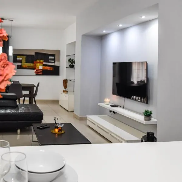 BH - Three Bedroom Apartment, хотел в Слима