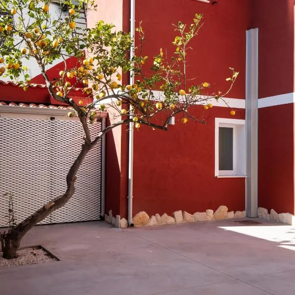 Corte dei Limoni - Affittacamere - Living Sant'Antioco, hotel v destinaci SantʼAntìoco