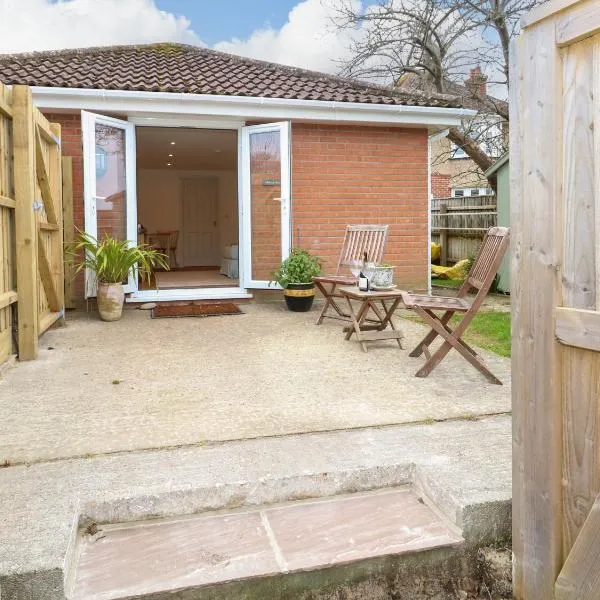 Hide-A-Way, hotel in Weymouth