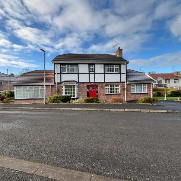 PORTORA HOUSE- breakfast available pay host at property, hotel in Enniskillen