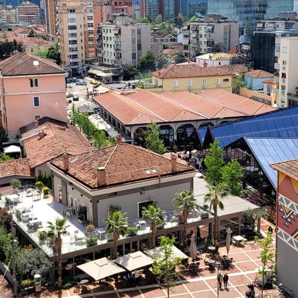 bazar 4 mini apartament, Тирана
