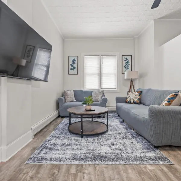 Spacious 3-Bedroom Apartment near NYC - 15min to Times Square, Empire State Building, Central Park, Statue of Liberty, hôtel à Jersey City