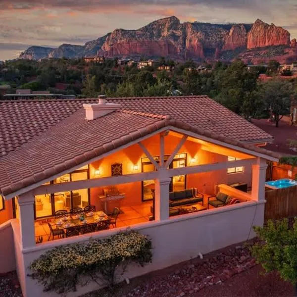 5 Bed 3 Bath Uptown Sedona-Game Room-Sauna-Cold Plunge-Jacuzzi-Gym, hotel v destinaci Sedona