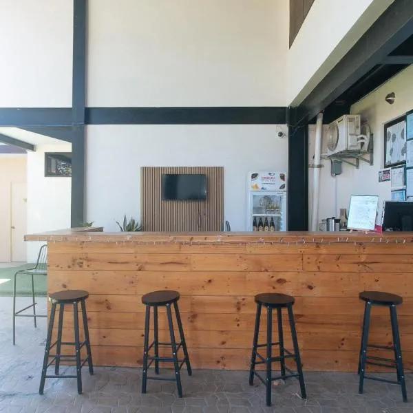 Mahayahay Lodge and Restaurant, hotel en Isla de Mactán