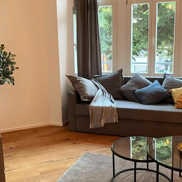 Stylish oasis central and near Frankfurt and airport, hotel a Offenbach