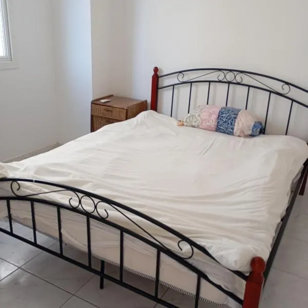 Eat well Sleep Well, hotel in Larnaka