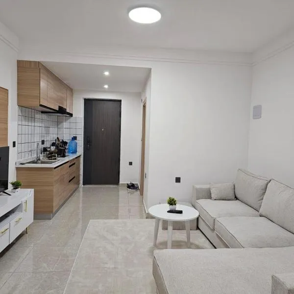 A cozy studio apartment, hotel en Ruaka