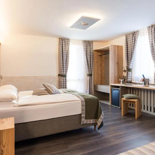 Albergo Centrale, מלון בסן מרטינו די קסטרוצה