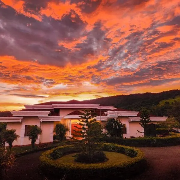 Hotel Poas Paradise, hotel in Alajuela City