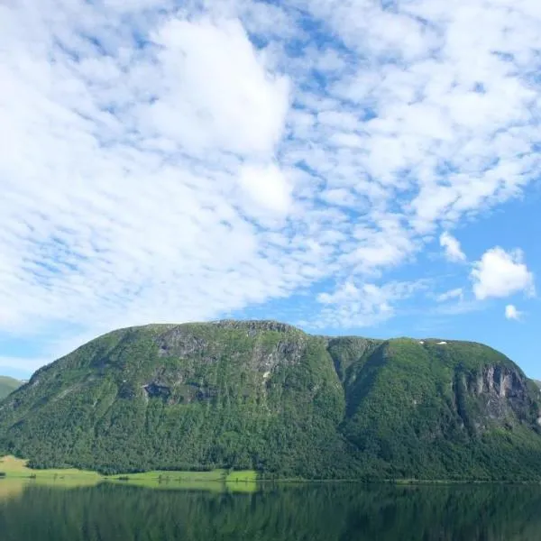 Jølster Lake View, hotel v destinaci Årdal