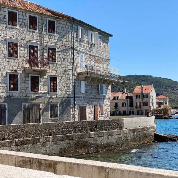 Bucol seaview suites, hotel in Komiža