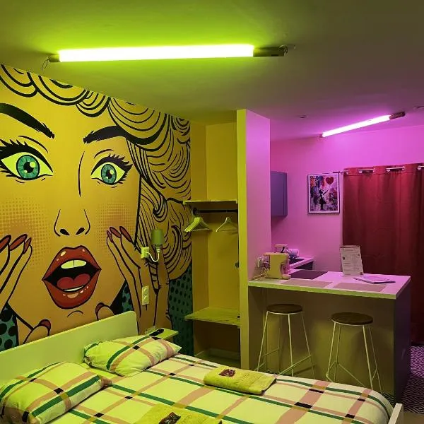 Nouveau ! Studio POP centre-ville, hotel in Bourg-en-Bresse