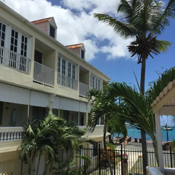 The Comanche A Club Inn of Christianted St Croix, hotel in Christiansted