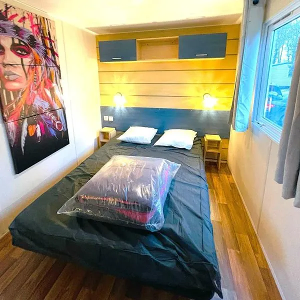 Loggia ConfortPlus 2ch 5per Puy duFou 900PA, hotel in La Boissière-de-Montaigu