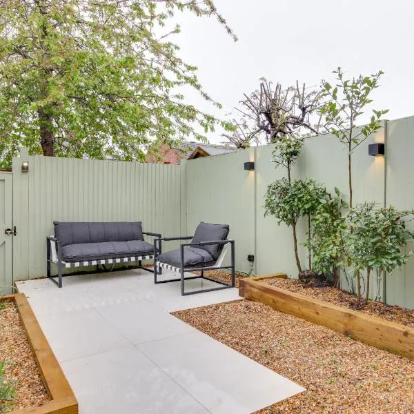 Luxury Two Bedroom Cottage - Bishops Stortford, hotel in Bishops Stortford