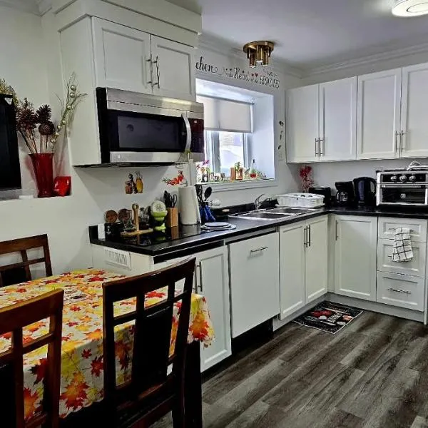 Flyaway Retreat 2 Bedroom Unit St John's NL, khách sạn ở St. John's
