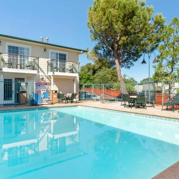 Best Western Cedar Inn & Suites, hotel in Angels Camp