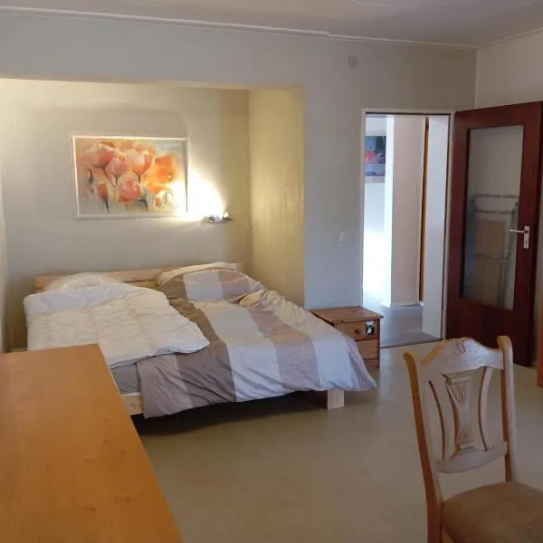 Apartement Nähe Supermärkte & Natur & gute Anbindung & Balkon, Hotel in Duisburg