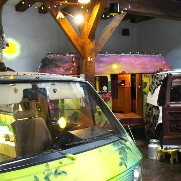 Urban Van Glamping Riga, hotel i Riga