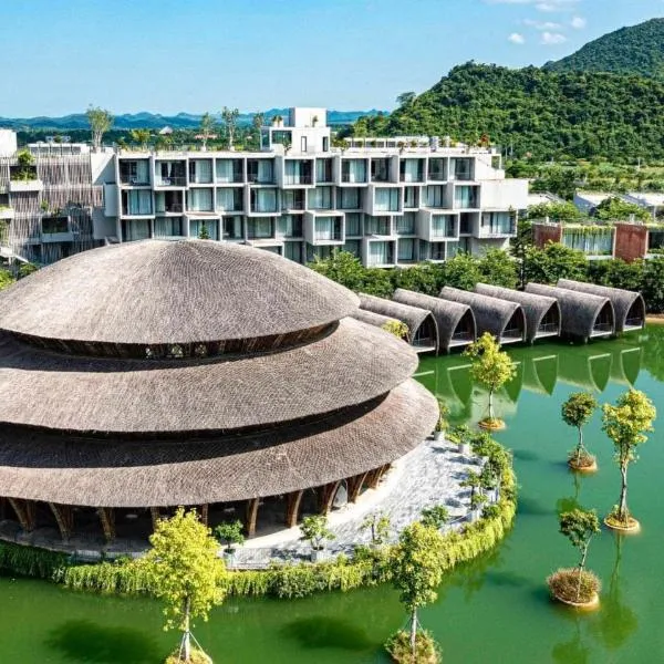 Wyndham Grand Ninh Binh Resort、Nho Quanのホテル