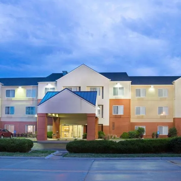 AmericInn by Wyndham Hays, khách sạn ở Hays