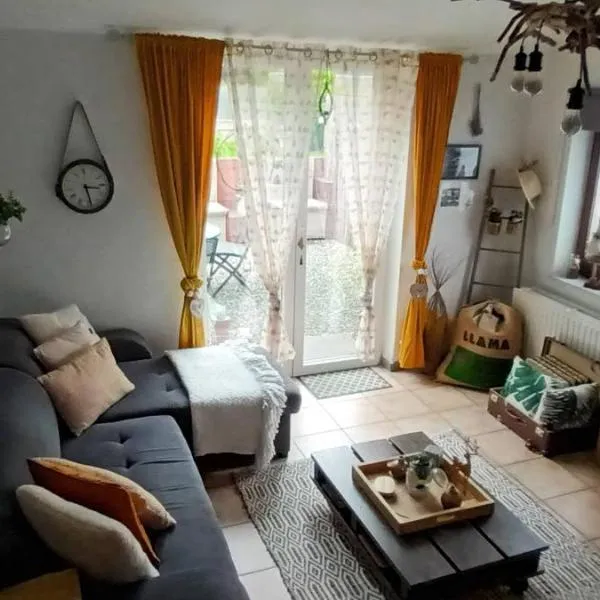 Chez Seb & Lulu, studio d'hôtes, ξενοδοχείο σε Neufchateau