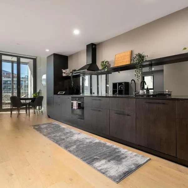 Comfy 2BA 2BR Kingston Foreshore Apartment - Hosted by Canstay, hotel em Kingston 