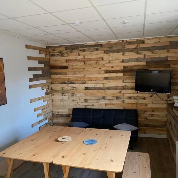 Gîte Le Lynx Jacuzzi, nature et confort, Hotel in Cernon