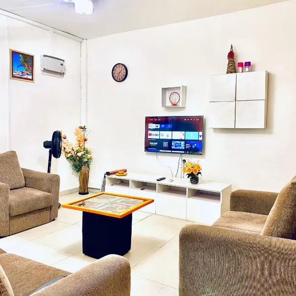 La Casa Maite - Stunning Studio Apartment, hotel in Bortianor