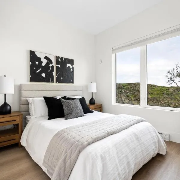 Mountain Suite - Fully Equipped Kitchen - Ocean View Fire Pit - Heated Bathroom Floor - WD, khách sạn ở Nanaimo