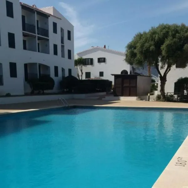 Hermoso apartamento en SOLISLA , Arenal den castell, licencia APM-1946, hotel in Arenal d'en Castell