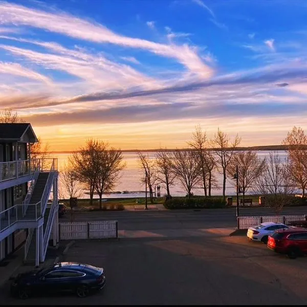 Raccoon Lodge Motel, hotel en Sylvan Lake