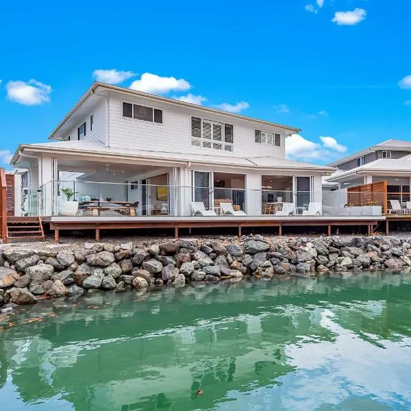 Whitsunday Waterfront Luxury at 19 The Cove, ξενοδοχείο σε Airlie Beach