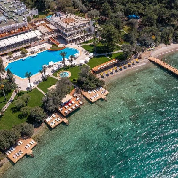DoubleTree by Hilton Bodrum Isil Club Ultra All-Inclusive Resort, hotel in Torba